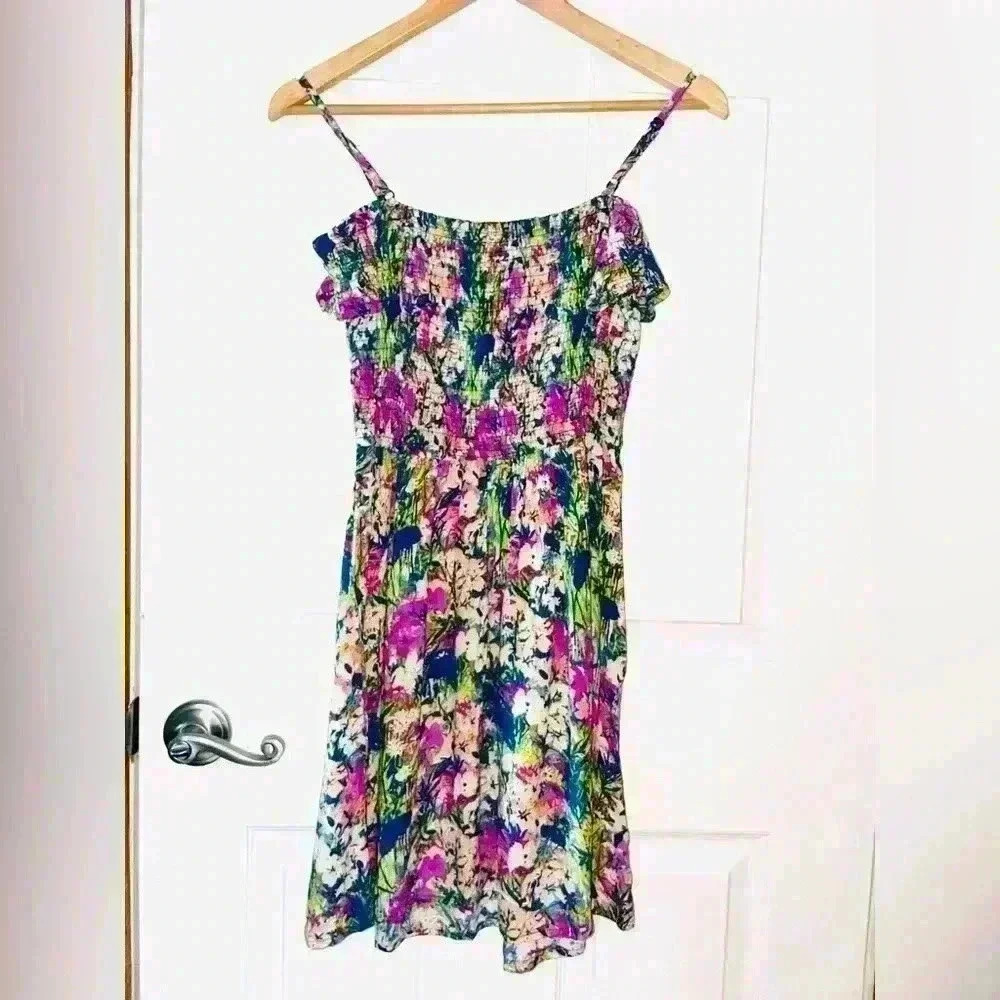 Band of Gypsies NWT floral smocked sleeveless capped sleeve dress, size large - Picture 3 of 3
